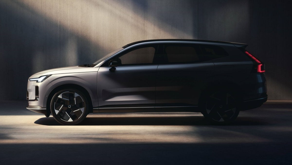 Novi Volvo XC70 stiže, vozi na benzin ali i na struju 200 km