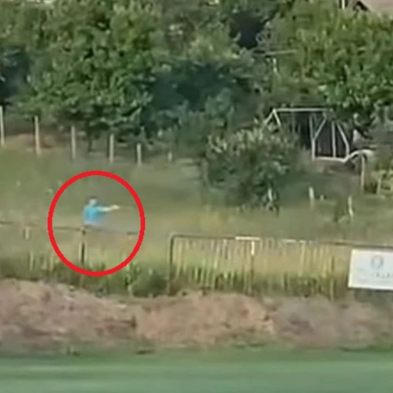 VIDEO Lude scene u Bosni. Igrači napali suca, on bježao preko šljivika i livade