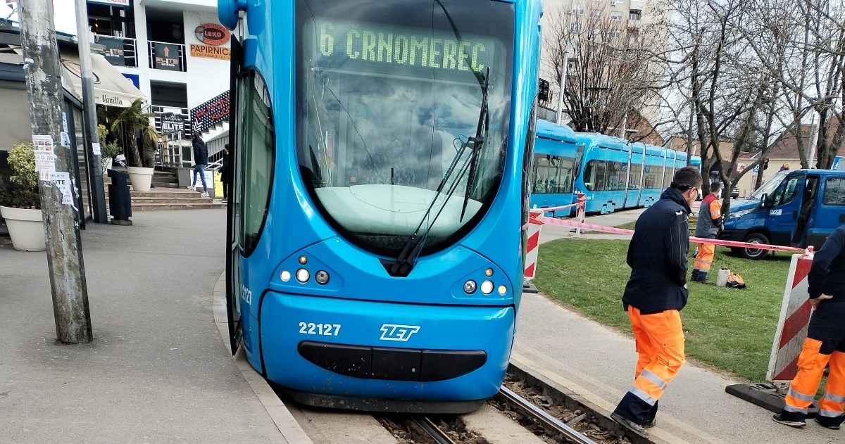 FOTO Tramvaj opet iskočio iz tračnica, linije na zapadu voze izmijenjenim trasama