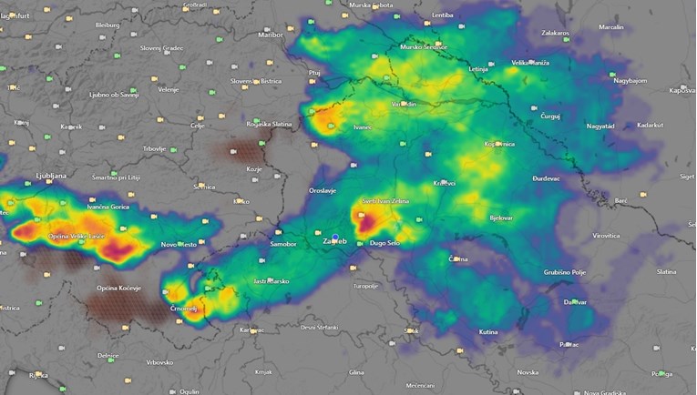 U Zagrebu kratko nevrijeme, grmjelo, pala kiša