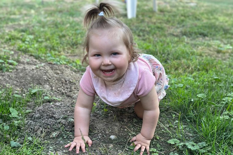 Anđelina (2) jedina u Hrvatskoj boluje od ove rijetke bolesti. Obitelj moli za pomoć