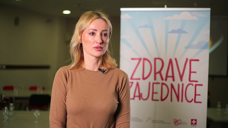 Kantonalna ministrica iz BiH u toaletu ubrizgavala filere ženi i unakazila joj lice