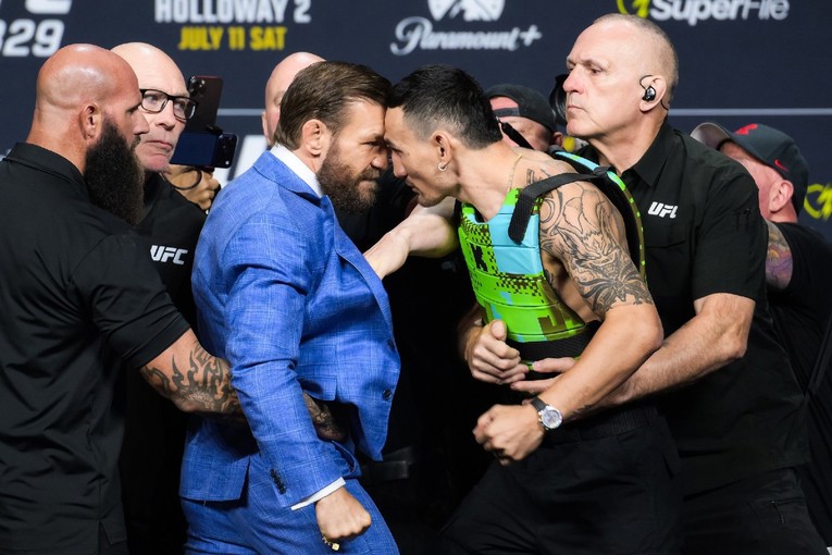VIDEO McGregor divljao na sučeljavanju. Zaštitari ga razdvajali od protivnika