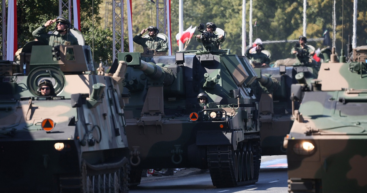 Poljska pokazala najmodernije oružje, Varšavom prošlo 2000 vojnika