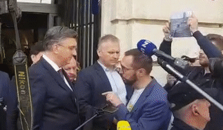 VIDEO Plenković izašao pred prosvjednike, oni ga žestoko izviždali