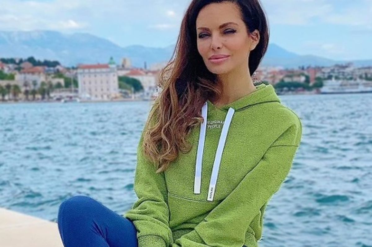 Nikolina Ristović u sportskom izdanju u Splitu, tenisice od 2500 kuna ukrale pažnju