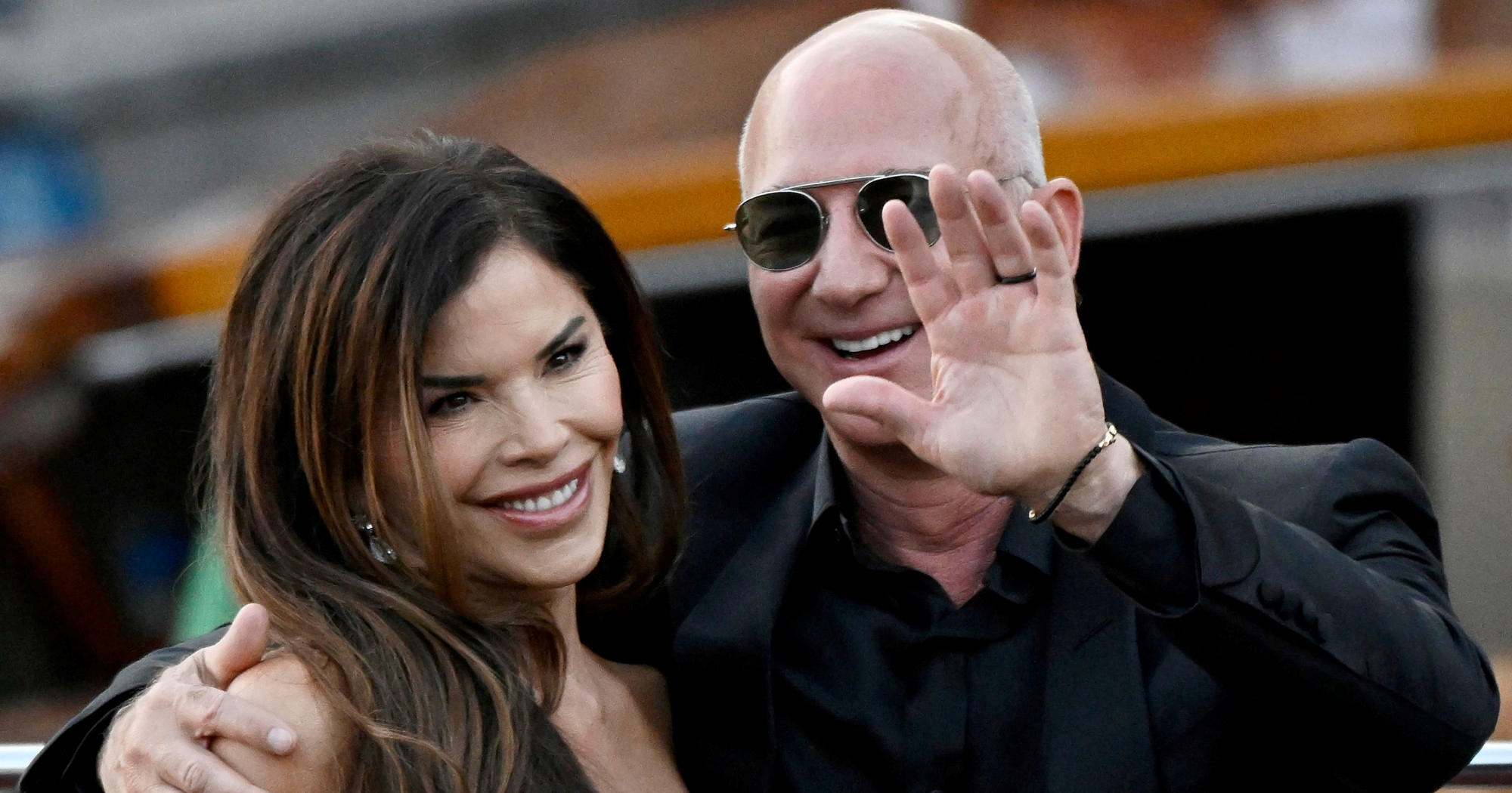 Jeff Bezos i Lauren Sánchez donirat će 88 milijuna eura za beskućnike