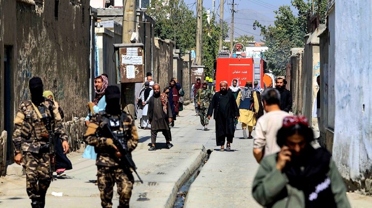 Broj žrtava samoubilačkog napada u Kabulu narastao na 43