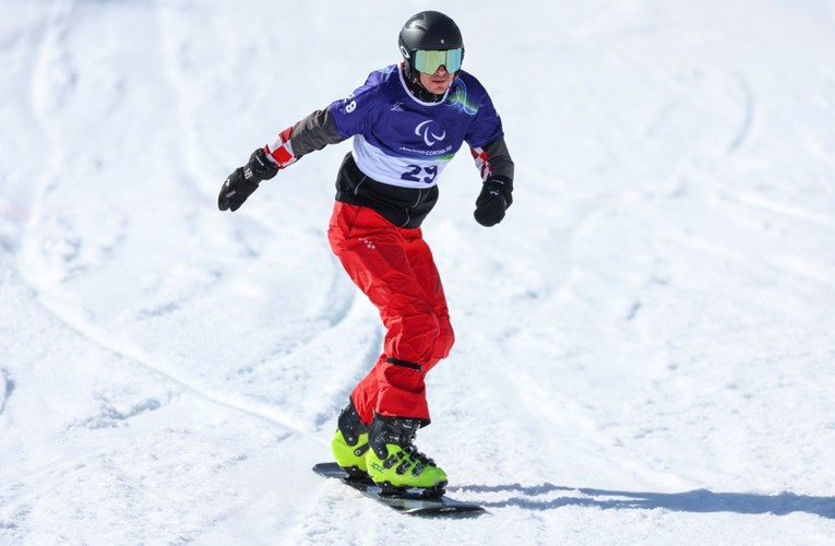 Bruno Bošnjak izborio finalni dan u snowboard crossu na PZOI-ju