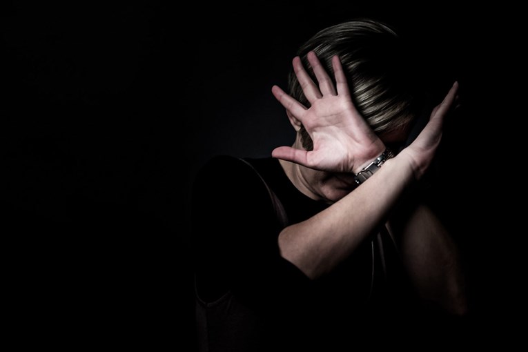 Osuđen nasilnik: Godinama silovao suprugu, djecu zlostavljao