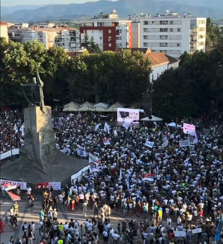 Студентите одржаа митинг во Србија, му одговорија на Вучиќ: „Твојот крај е близу“