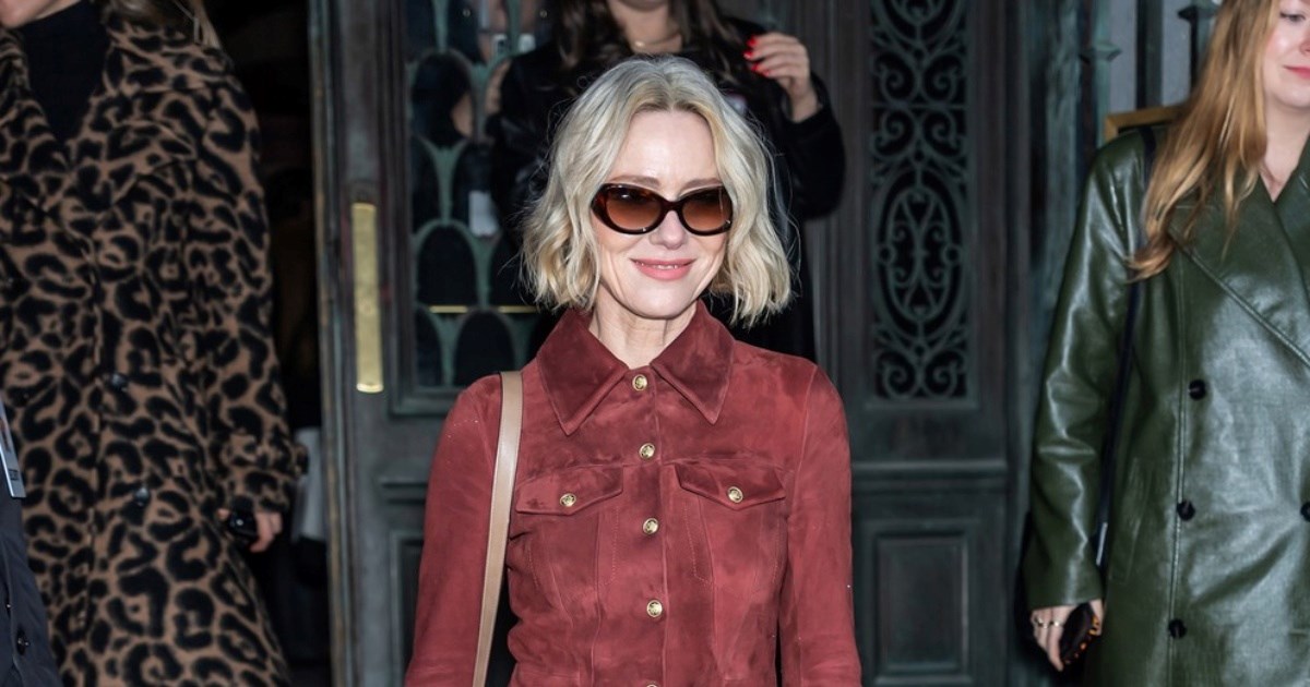 Modna lekcija Naomi Watts: Jakna od brušene kože i trapez traperice