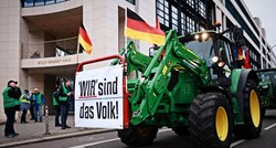Njemački seljaci s traktorima prosvjeduju u centru Berlina