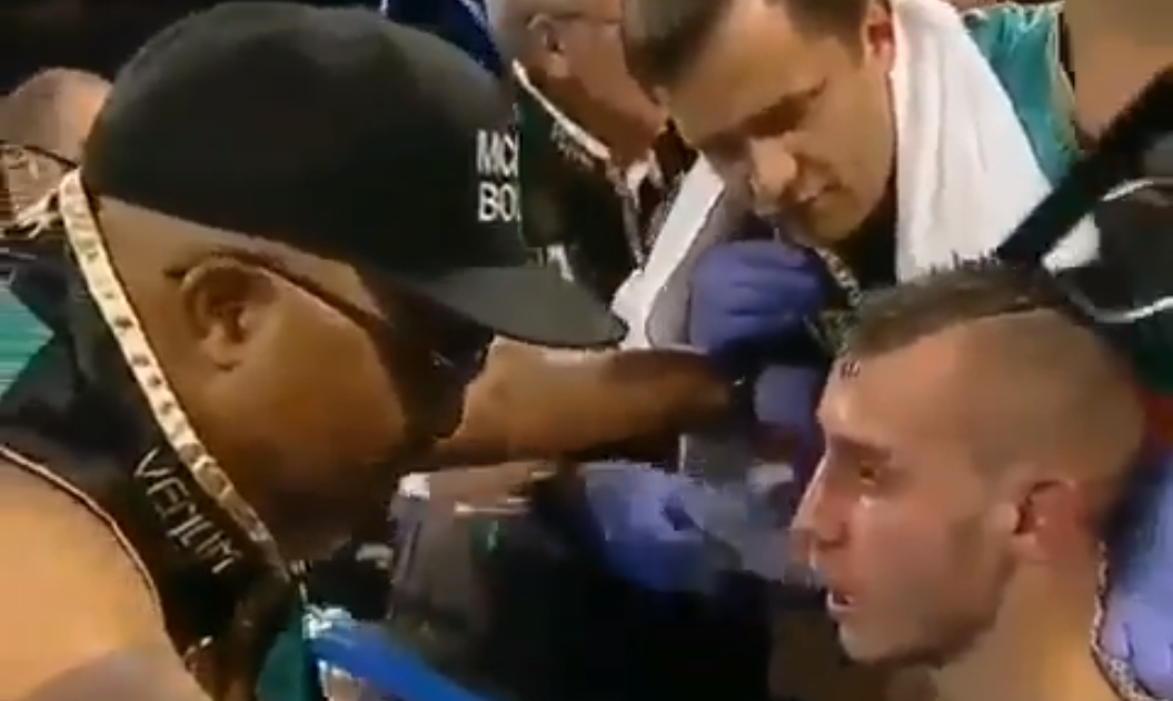 Pojavio se video u kojem trener nagovara preminulog boksača da odustane od borbe