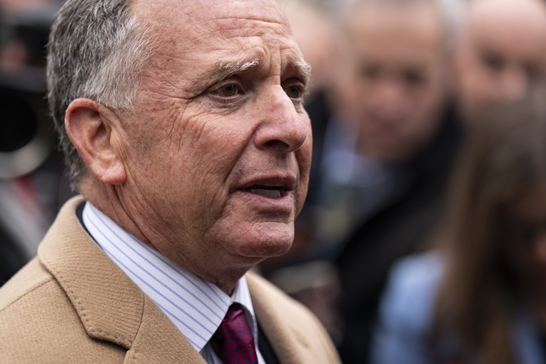 Bijes u Washingtonu, traži se smjena Trumpovog čovjeka. "On je izdajnik"