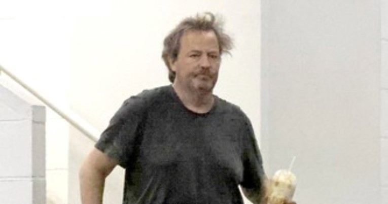 Matthew Perry snimljen na ulicama Beverly Hillsa, fanovi zabrinuti: Izgleda zapušteno