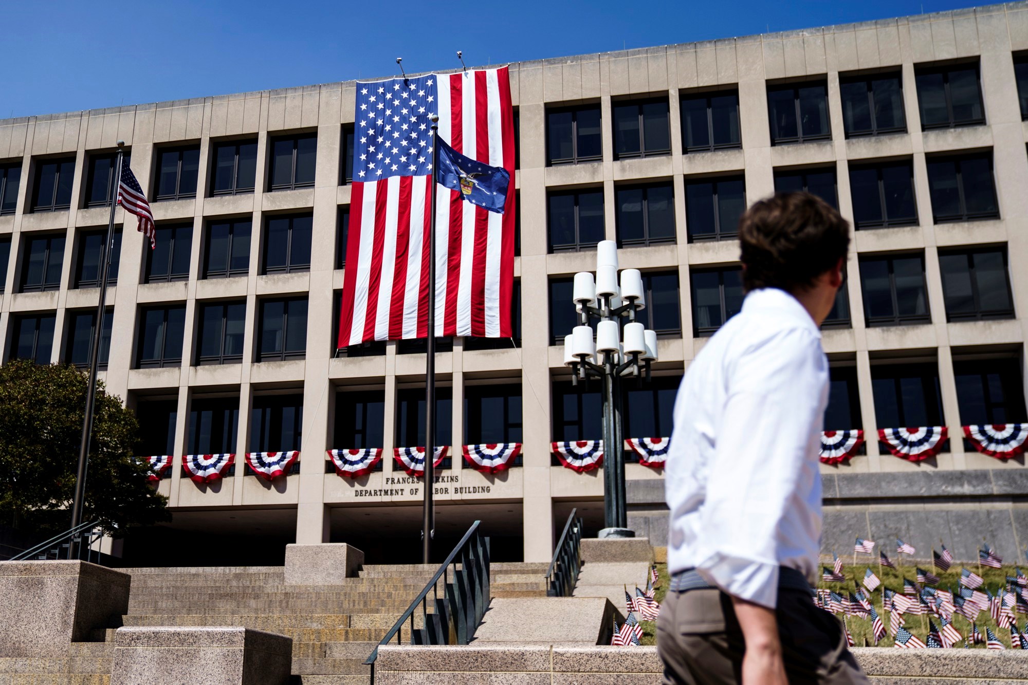 Zapošljavanje u SAD‑u blizu stagnacije i u prosincu