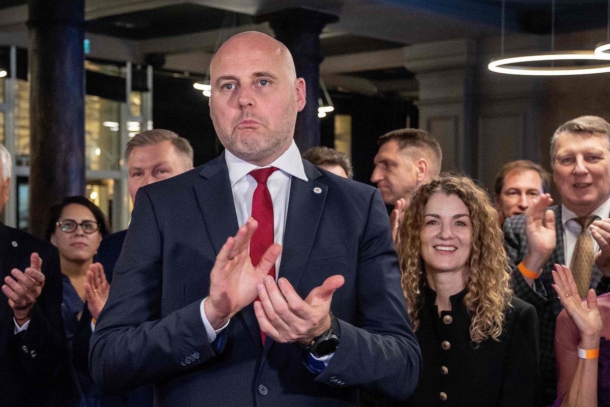 Proukrajinski premijer uvjerljivo pobijedio na izborima u Latviji