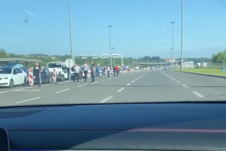 VIDEO Velike gužve na granici sa Slovenijom, na ulaz u Hrvatsku se čeka satima