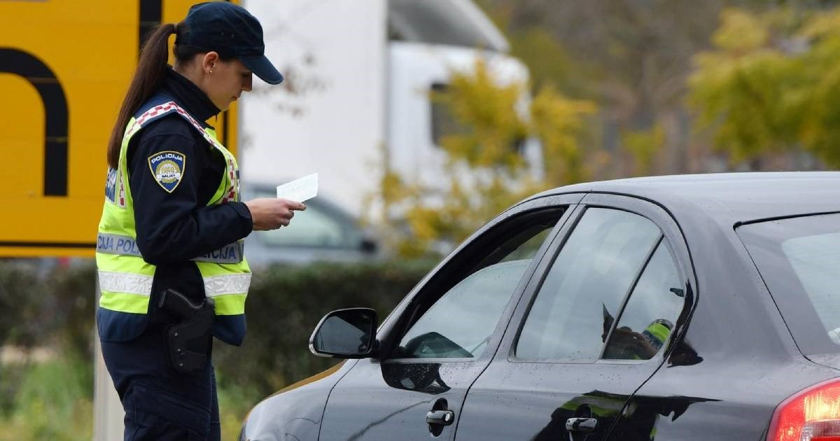 Muškarac u naseljenom mjestu jurio 122 km/h