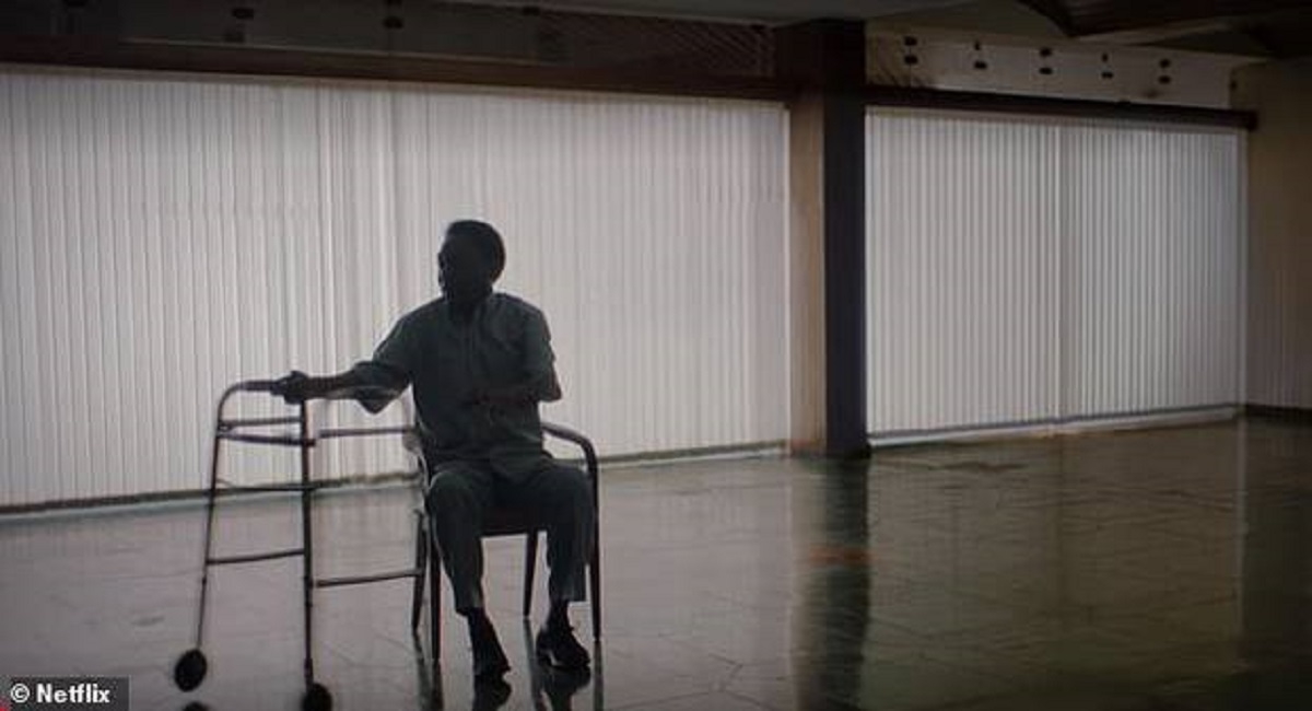 Izašao je Netflixov film o Peleu. Legenda se jedva kreće s hodalicom