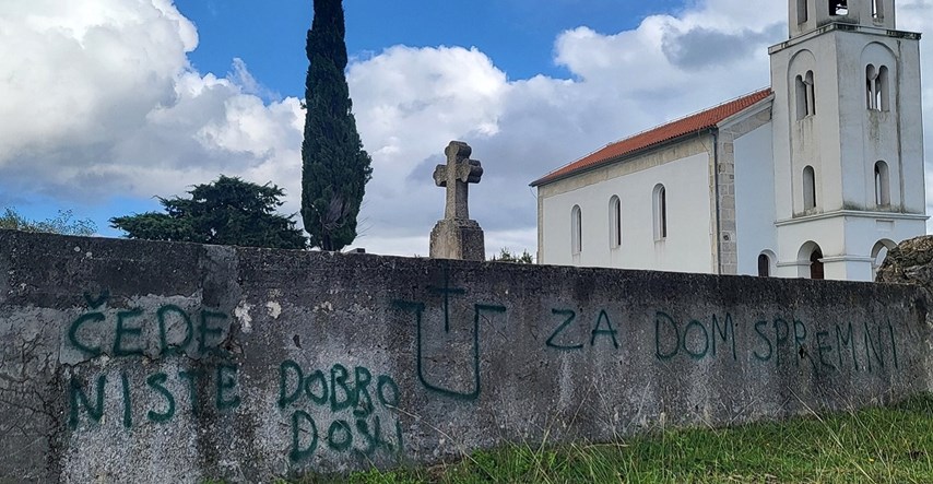 FOTO Groblje u Dalmaciji išarano ustaškim simbolima: "Čede, niste dobrodošli"