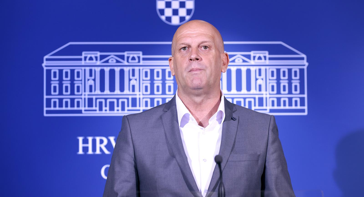 DP-ovac: Na crkvi u Zagrebu grafit "Bez bogova, bez gospodara, bez Thompsona"