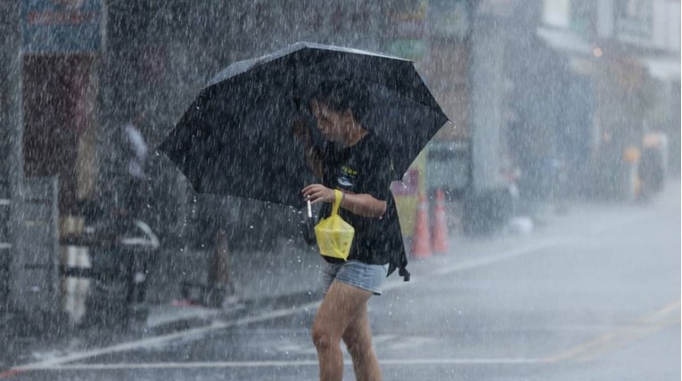Tajfun na Tajvanu: Poplave i klizišta, 226.000 ljudi bez struje, deseci ozlijeđenih