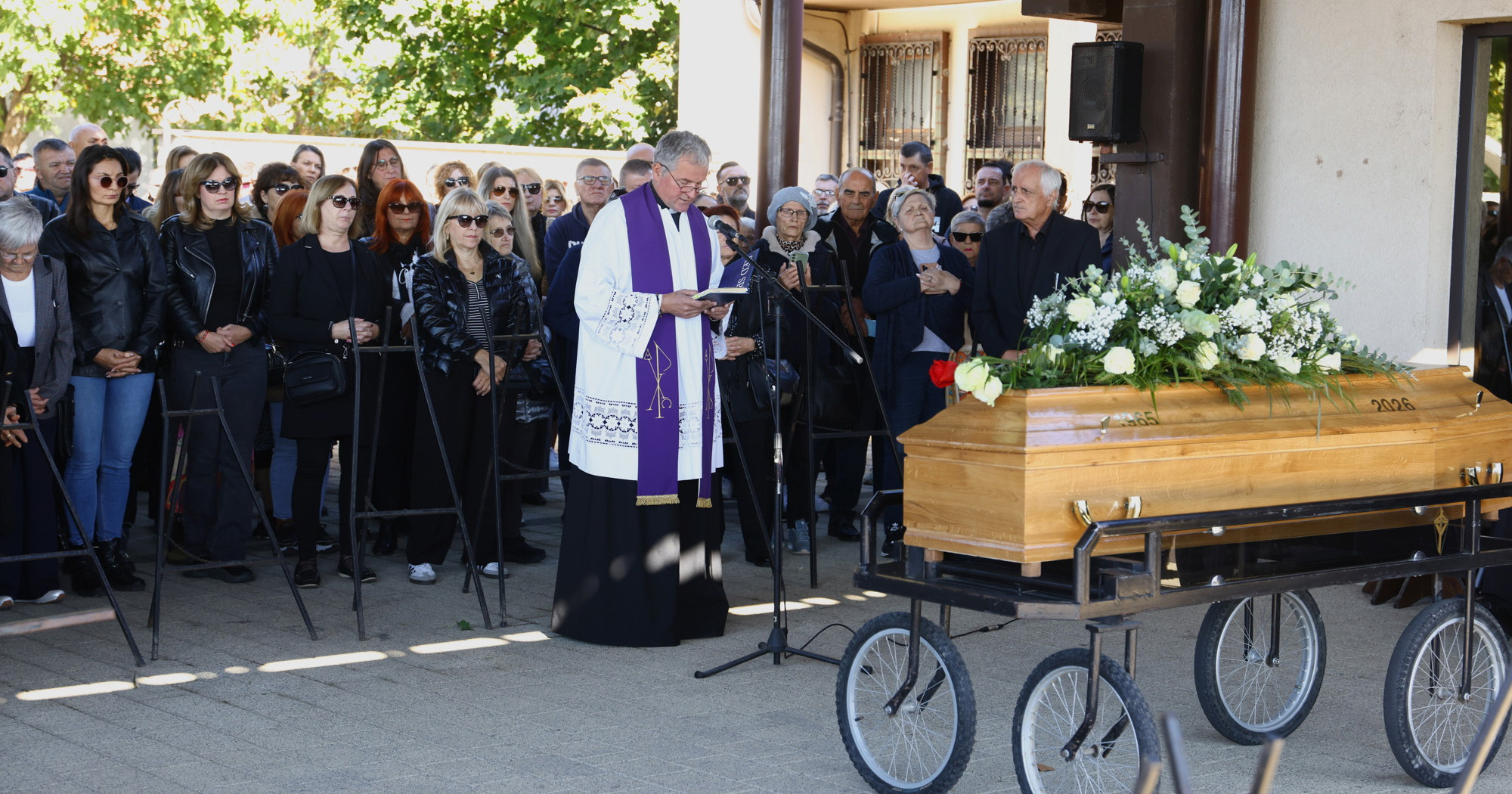 Svećenik na Baretovu sprovodu spomenuo njegove poroke: "To te guralo u mrak"
