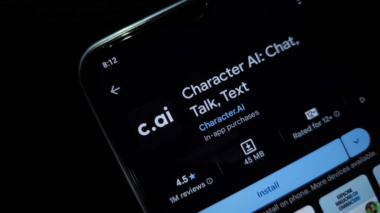 AI chatbot zatražio stečaj nakon tužbi zbog samoubojstava
