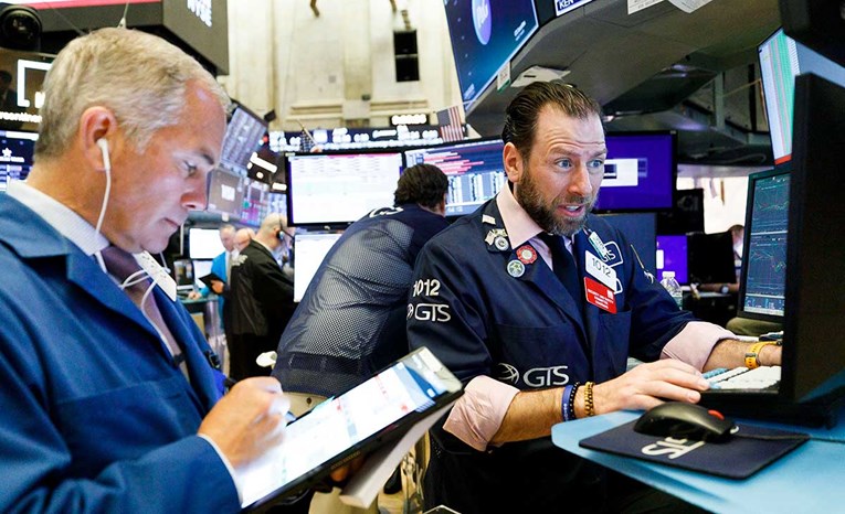 Wall Street ojačao, središnje banke ubrizgavaju novac