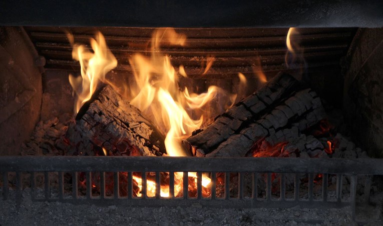 Zapalio policijsku kapu, ranije imao 280 prijava. DORH ga želi poslati na psihijatriju