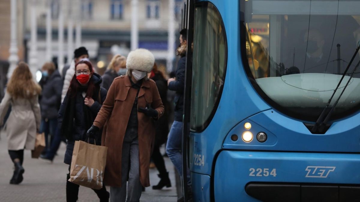Pogledajte kako su Zagrepčani u centru grada započeli jutro nakon potresa