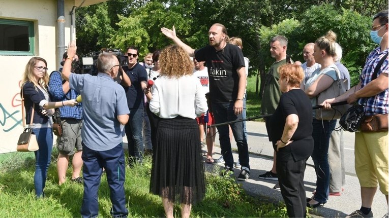 Burno na Trnju, iz Hrvatskih voda objašnjavali ljutim građanima da oni nisu nadležni