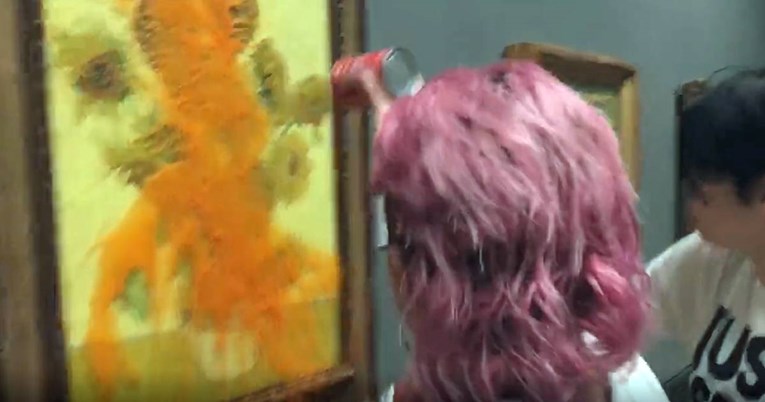 VIDEO Aktivisti zalili čuvenu Van Goghovu sliku sokom od rajčice