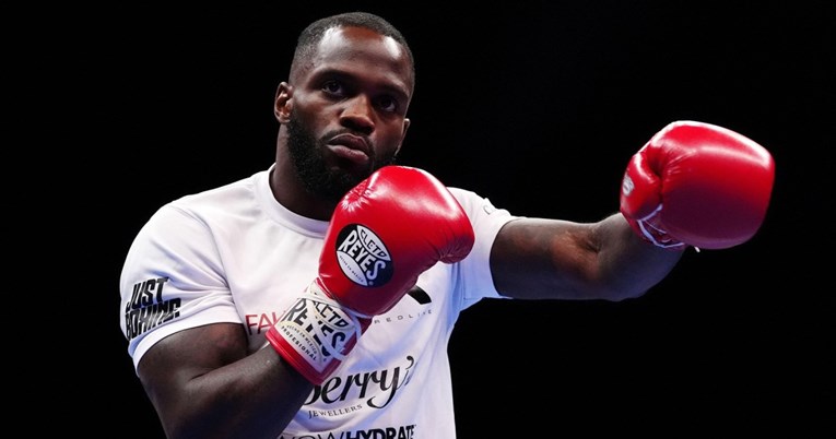 S 14 godina je dobio blizance, s 19 završio u zatvoru. Sad se bori za titulu prvaka