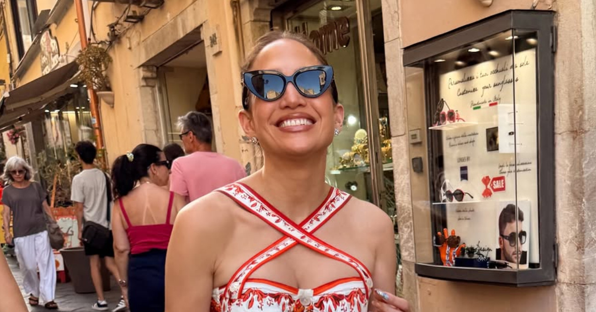 J.Lo se ne skida iz ovih sandala. Jasno je i zašto - idu uz sve