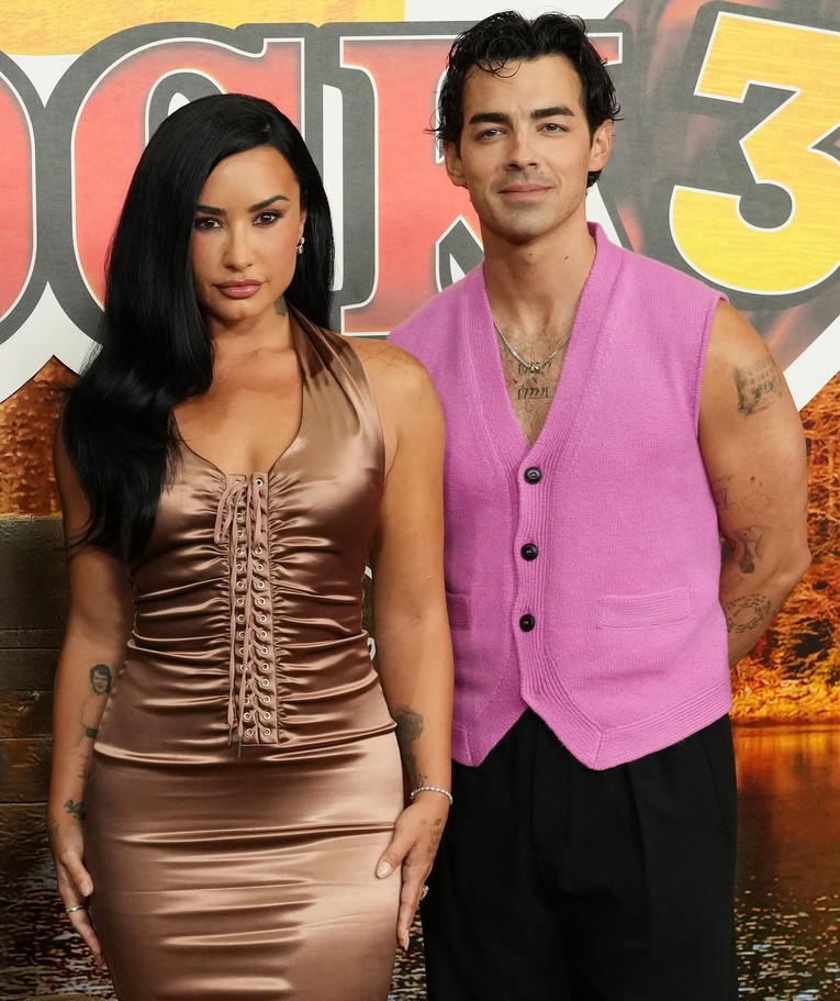 Demi Lovato pozirala s bivšim dečkom na premijeri filma