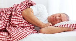 Spavanje na boku je najzdravije? Na jedan organ djeluje loše, tvrde stručnjaci