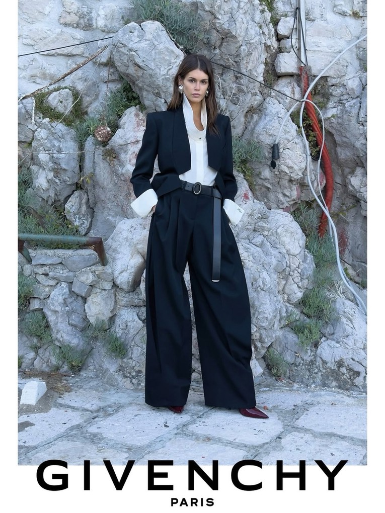 Givenchy odabrao Makarsku za novu kampanju. Pozirale su tri slavne manekenke
