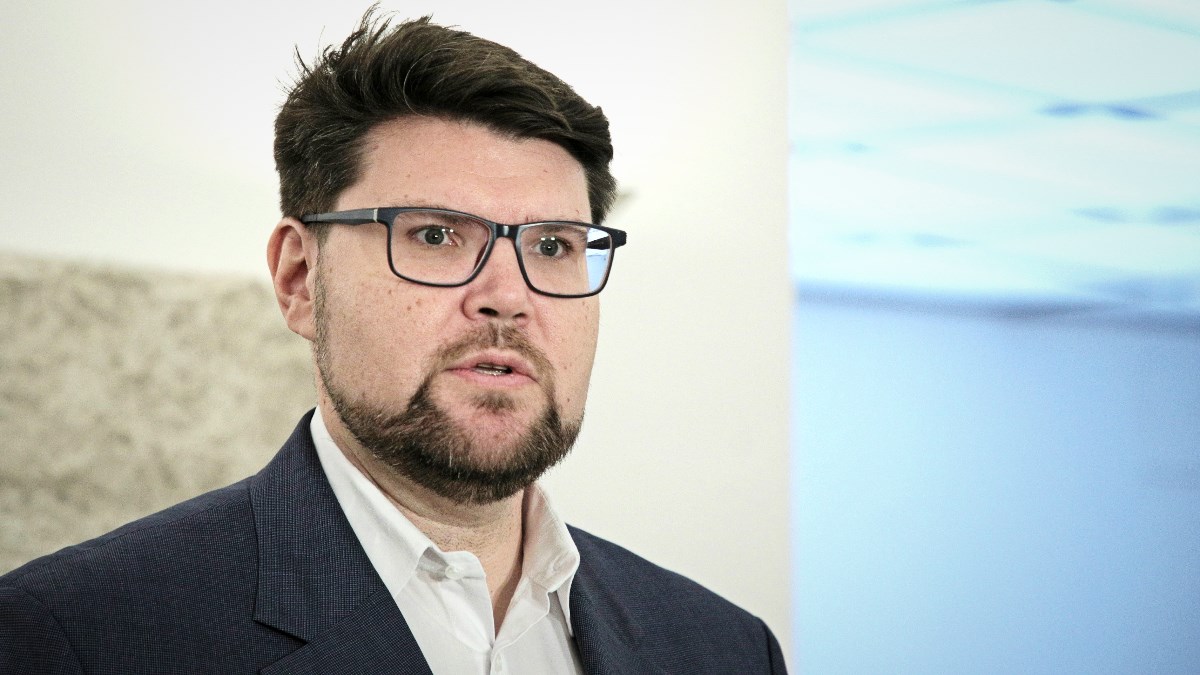 Grbin: Plenković je kukavica, i to velika