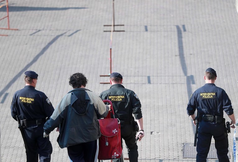 Napad na terasi kafića u strogom centru Zagreba. 29-godišnjak teško ozlijeđen