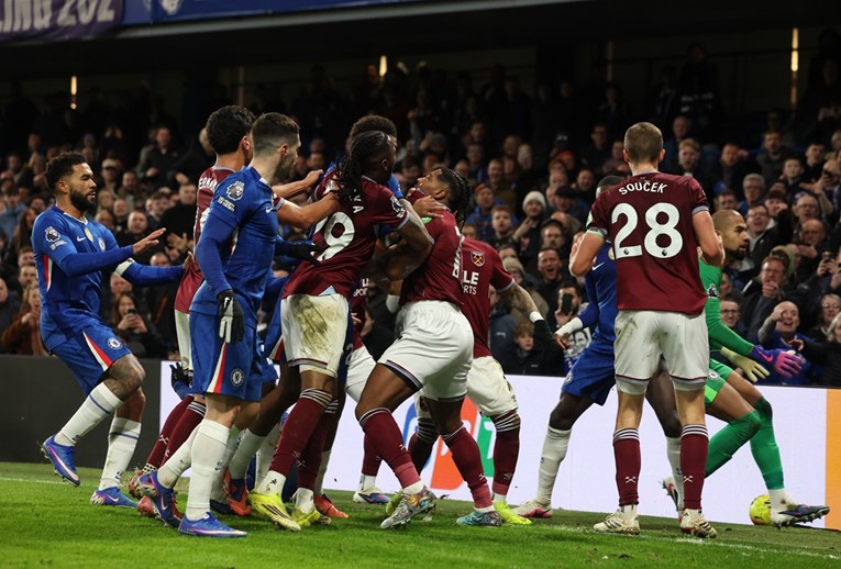 West Ham i Chelsea kažnjeni zbog tučnjave u kojoj je sudjelovalo 20 igrača