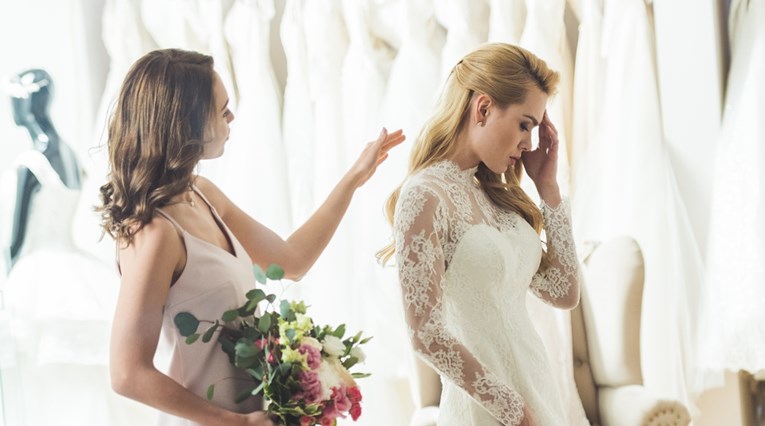 Mladenka nudi gošći 800 kuna da ne obuče ovu haljinu na njeno vjenčanje