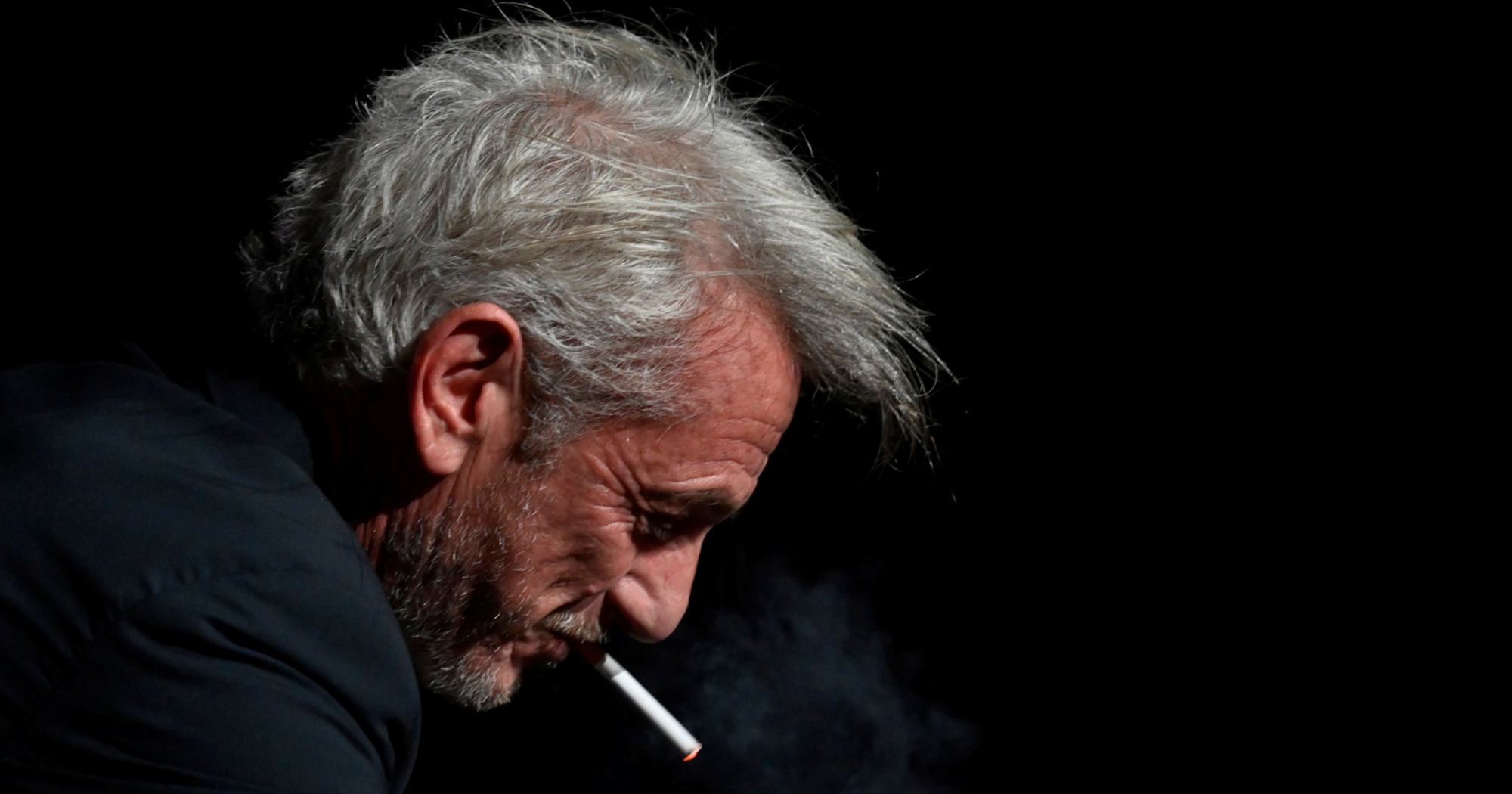 Sean Penn zapalio za stolom na dodjeli Zlatnih globusa