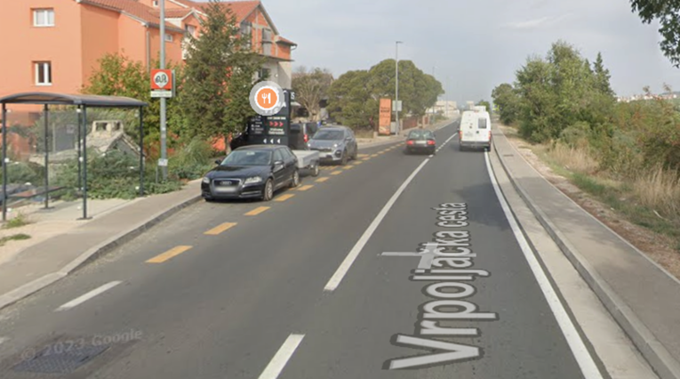 Pješak u Šibeniku neoprezno prelazio cestu, udario ga autobus