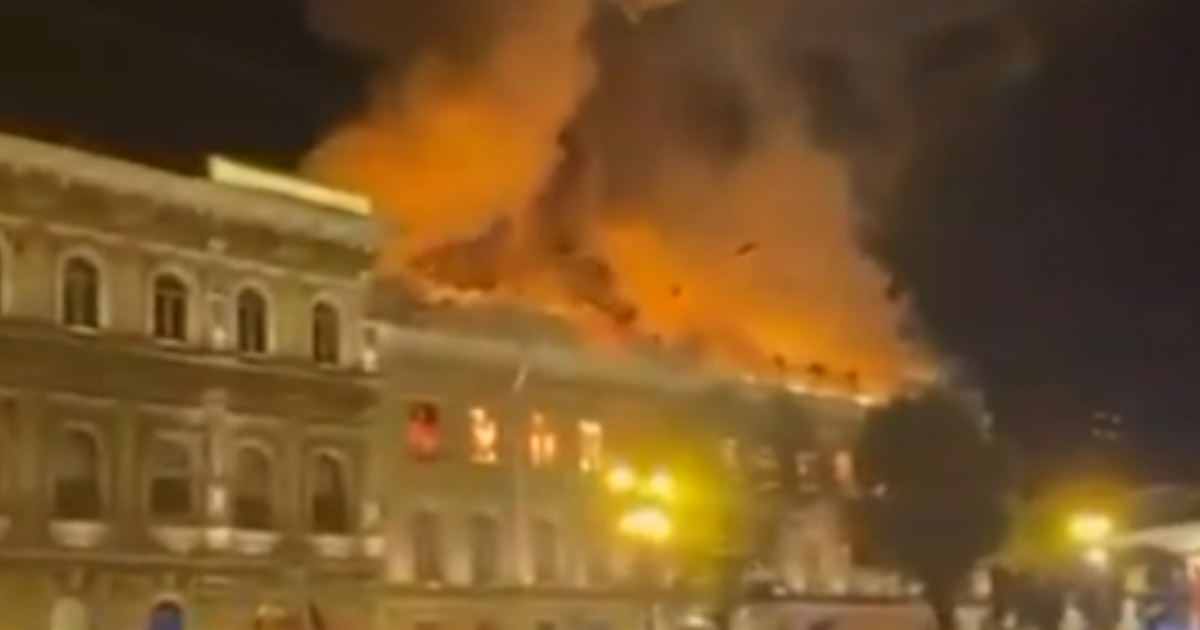 VIDEO Planula povijesna palača u Rusiji dok je Putin držao veliki govor