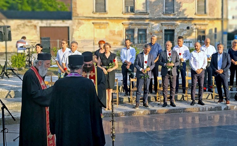 Komemoracija u Glini za ustaške žrtve: "Muškarce i dječake Srbe su zapalili u crkvi"