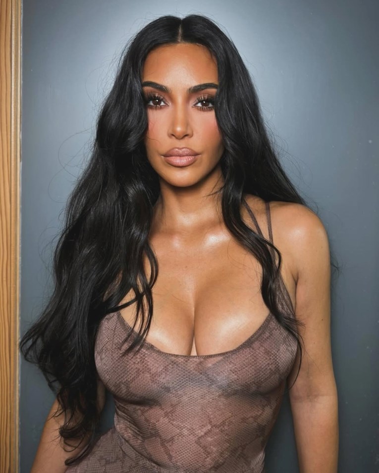 Nakon gašenja SKKN-a, Kim Kardashian oživljava svoju kozmetiku