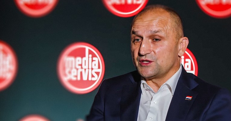 Anušić: Morali smo štovati petokraku koja je pobila više od 500.000 Hrvata